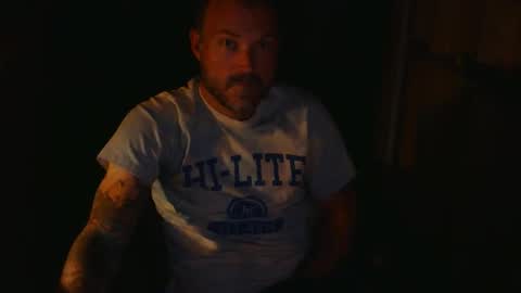 Snapshot of bigfox27 chatting on 04-21-26, 02:37 bigfox27 online show from 04-21-26, 02:37