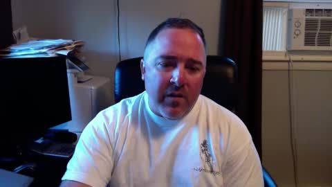 Snapshot of biggy9877 chatting on 09-18-25, 10:01 biggy9877 online show from 09-18-25, 10:01