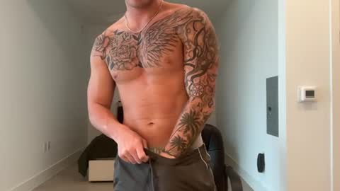 Snapshot of bigjonnnnnn chatting on 06-17-26, 11:27 BIGJONNNNN online show from 06-17-26, 11:27
