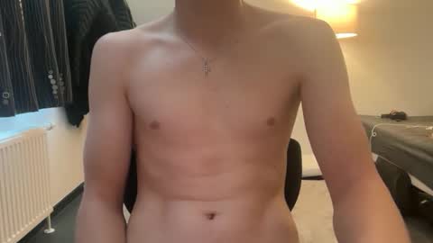 Snapshot of bigleor chatting on 02-16-26, 11:28 bigleor online show from 02-16-26, 11:28