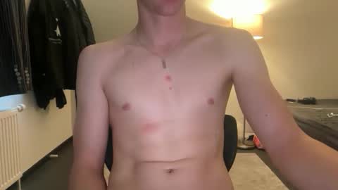 Snapshot of bigleor chatting on 02-22-26, 03:10 bigleor online show from 02-22-26, 03:10