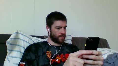 Snapshot of bigmag23 chatting on 04-18-26, 06:45 bigmag23 online show from 04-18-26, 06:45