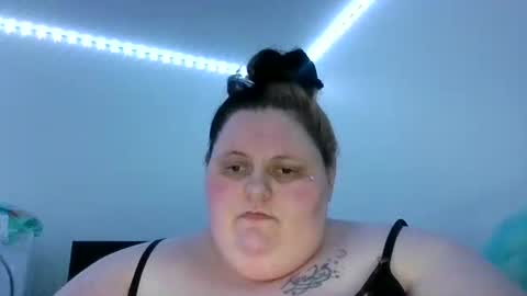 Snapshot of bigmama91 chatting on 09-22-25, 12:29 bigmama91 online show from 09-22-25, 12:29