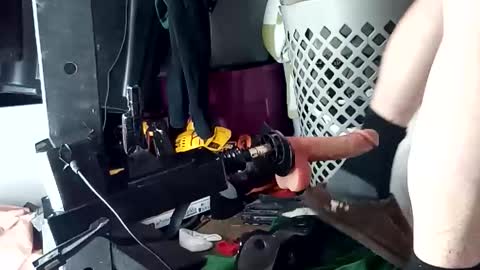 Snapshot of bigmanaround9 chatting on 10-30-25, 09:33 bigmanaround9 online show from 10-30-25, 09:33