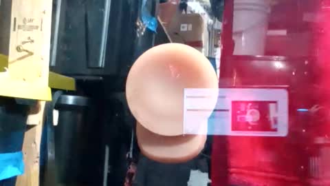 Snapshot of bigmanaround9 chatting on 12-17-25, 01:39 bigmanaround9 online show from 12-17-25, 01:39