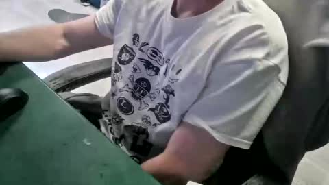 Snapshot of bigpeepdude chatting on 06-07-26, 12:42 bigpeepdude online show from 06-07-26, 12:42