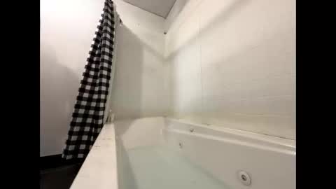 Snapshot of bigrichard1469 chatting on 02-11-26, 03:11 bigrichard1469 online show from 02-11-26, 03:11