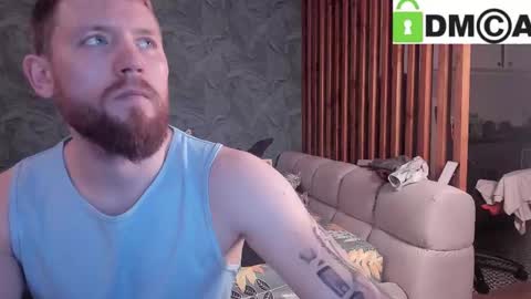 Snapshot of bigsmall_couple chatting on 01-28-25, 04:30 bigsmall_couple online show from 01-28-25, 04:30