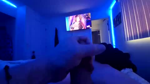 Snapshot of bigsmilekyle chatting on 02-16-25, 08:33 bigsmilekyle online show from 02-16-25, 08:33