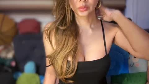Snapshot of bigsurprise4u chatting on 08-04-26, 12:25 Yna online show from 08-04-26, 12:25