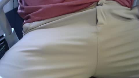 Snapshot of bigsword4her chatting on 02-10-25, 02:37 bigsword4her online show from 02-10-25, 02:37