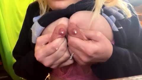 Snapshot of bigtits133 chatting on 03-02-26, 05:08 bigtits133 online show from 03-02-26, 05:08