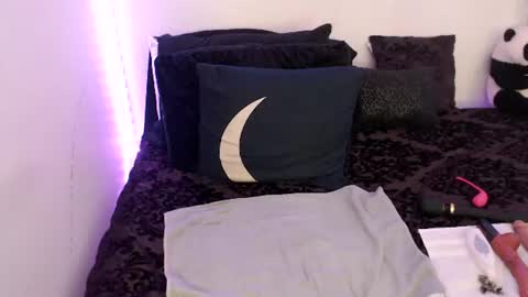 Nichole lights online show from 06-11-26, 09:46