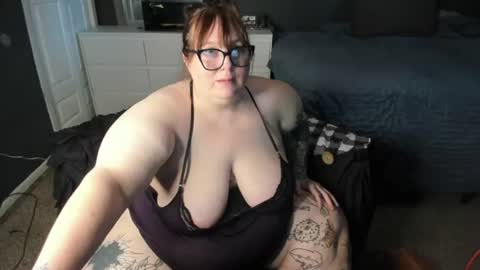 Snapshot of bigtittybbw chatting on 08-07-26, 08:00 bigtittybbw online show from 08-07-26, 08:00