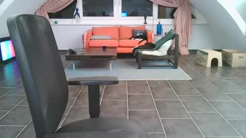 bikertom1988 online show from 12-21-24, 05:51