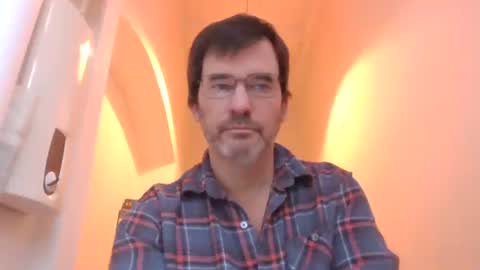 bikertom1988 online show from 02-08-25, 04:14