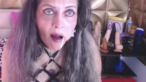 Snapshot of biky_hot chatting on 01-21-25, 10:51 Biky Hot online show from 01-21-25, 10:51