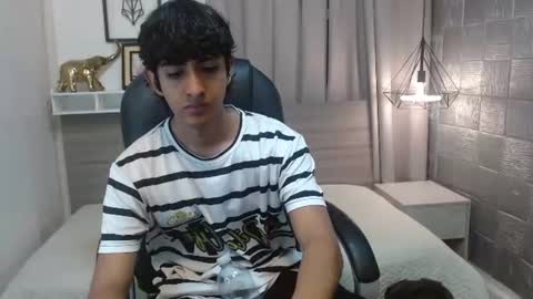 Snapshot of billiejean18 chatting on 07-19-26, 01:37 Billie Jean online show from 07-19-26, 01:37