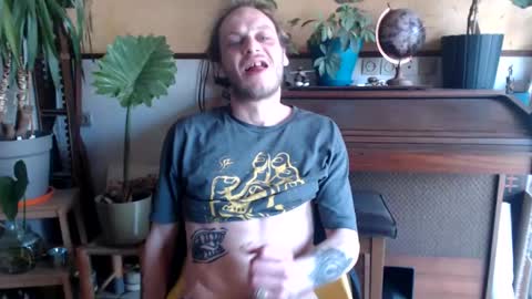 Snapshot of billy_fingercut chatting on 02-25-25, 07:42 Billy FingerCut online show from 02-25-25, 07:42