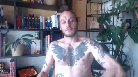 Snapshot of billy_fingercut chatting on 09-09-25, 07:08 Billy FingerCut online show from 09-09-25, 07:08