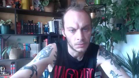 Snapshot of billy_fingercut chatting on 10-06-25, 11:29 Billy FingerCut online show from 10-06-25, 11:29