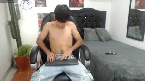 Snapshot of billy_wild chatting on 06-01-26, 11:23 billy wild online show from 06-01-26, 11:23