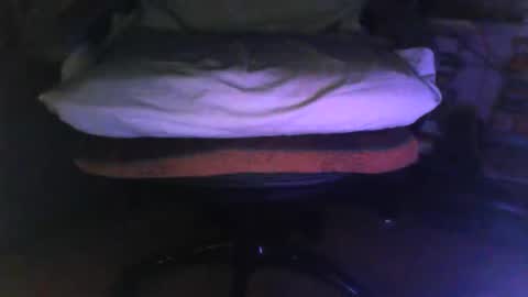 Snapshot of binder2122 chatting on 05-08-26, 05:51 binder2122 online show from 05-08-26, 05:51