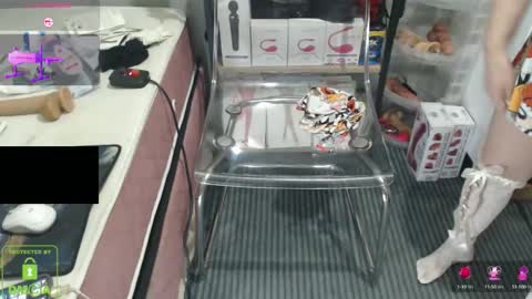 bisex woman online show from 11-06-25, 09:26