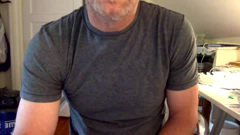 Snapshot of bisonbar chatting on 06-25-26, 04:00 BisonBar online show from 06-25-26, 04:00