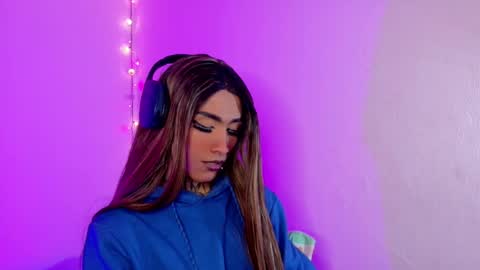  ..  .. online show from 01-07-26, 02:08