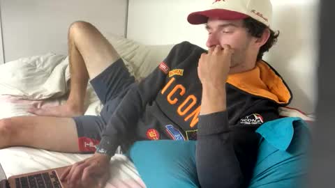 bitedeforain online show from 10-18-25, 10:43