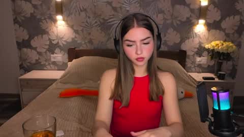 Snapshot of bitter__peach chatting on 05-05-26, 06:38 Margo online show from 05-05-26, 06:38