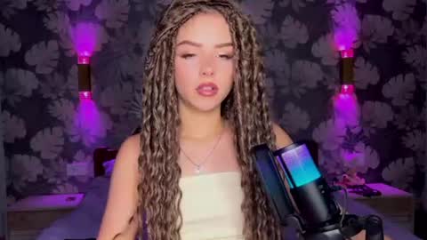 Snapshot of bitter__peach chatting on 07-09-26, 03:27 Margo online show from 07-09-26, 03:27