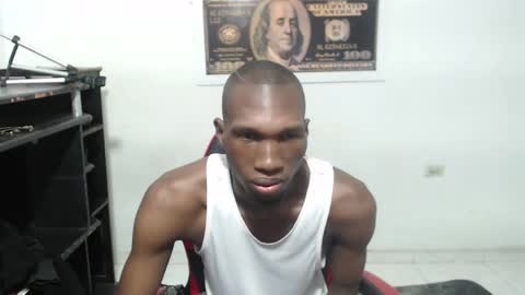 Snapshot of black30cmdick chatting on 06-07-26, 02:27 maquina online show from 06-07-26, 02:27