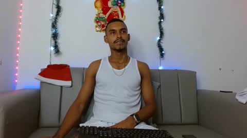 Snapshot of black_daddy01 chatting on 12-03-24, 12:24 black_daddy01 online show from 12-03-24, 12:24