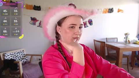 Eva online show from 10-31-25, 05:36