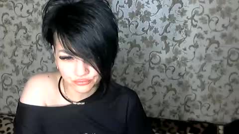 black_hot_01 online show from 10-05-25, 11:46