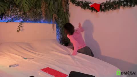 Jenny online show from 12-17-24, 04:43