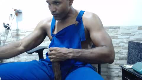 black_latino6 online show from 11-20-25, 02:56