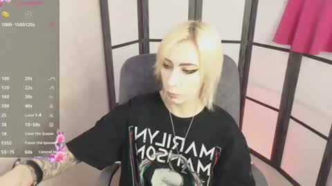 Snapshot of black_orchides chatting on 06-13-26, 08:23 Emily online show from 06-13-26, 08:23