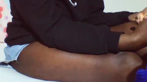 Snapshot of black_queen9 chatting on 07-15-26, 05:18 noel online show from 07-15-26, 05:18