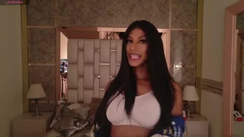 Nina online show from 04-17-26, 01:36