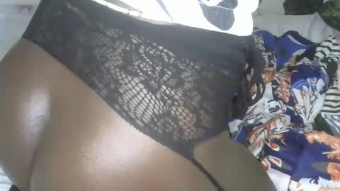 Snapshot of blackbhooty chatting on 11-13-25, 02:54 blackbhooty online show from 11-13-25, 02:54
