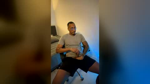 DWAYNE BELL online show from 07-08-26, 03:22