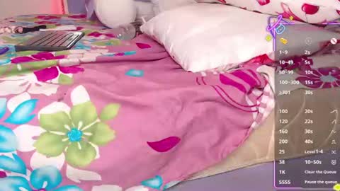 Lilly and Bryson online show from 06-19-26, 02:49