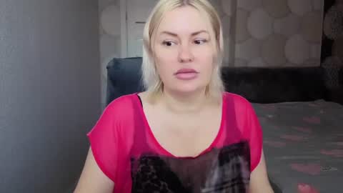 Snapshot of blackeyes11 chatting on 06-14-26, 01:58 blackeyes11 online show from 06-14-26, 01:58