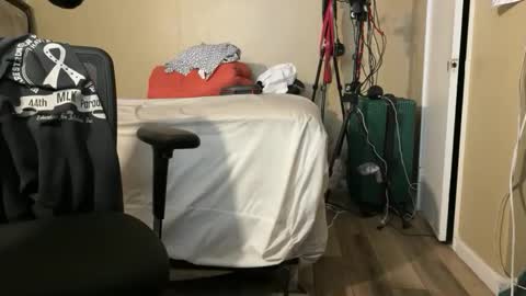 Snapshot of blackjag107 chatting on 10-29-25, 02:14 blackjag107 online show from 10-29-25, 02:14