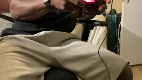 Snapshot of blackjag107 chatting on 11-11-25, 06:02 blackjag107 online show from 11-11-25, 06:02