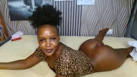 Smiley sylivia online show from 04-17-26, 02:25