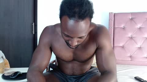 Twtter 1MikeBeckford            Onlyfns beckfordmike online show from 01-06-25, 11:09